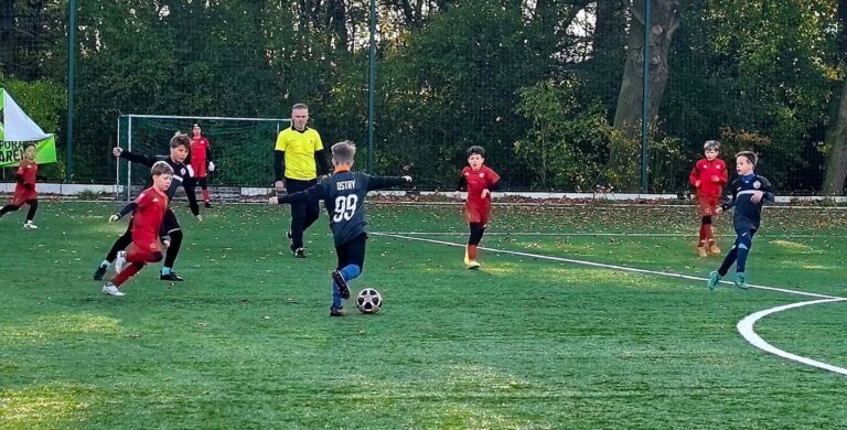 🥉 PODIUM W LICHENIU! ŻAKI Z MEDALEM NA IMPULS CUP! 🏆⚽💥⚪🔴🔵 – zdjęcie 11