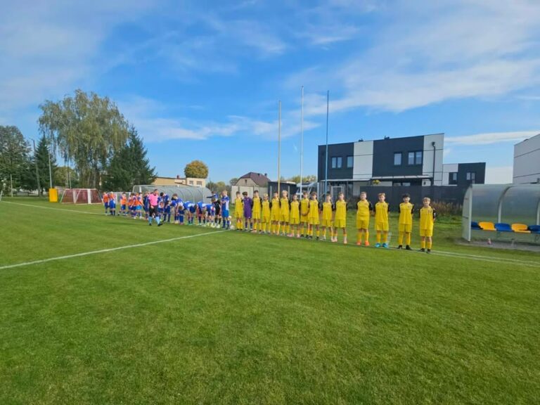 ⚔️ TRUDNY TEREN I CENNY PUNKT! JUNIORZY B2 REMISUJĄ W NEKLI! ⚽⚪🔴🔵 – zdjęcie 4