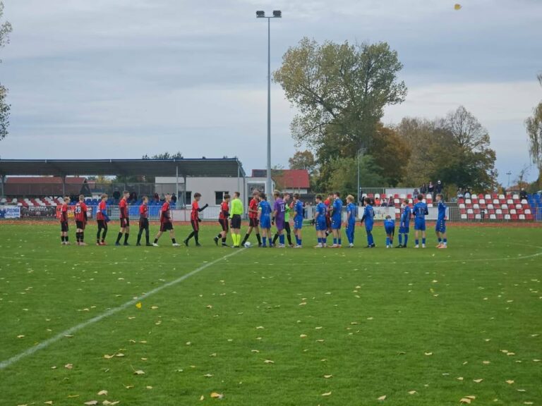 JUNIORZY B2 DZIELĄ SIĘ PUNKTAMI Z PIASTEM GRODZIEC! ⚽💥⚪🔴🔵 – zdjęcie 2